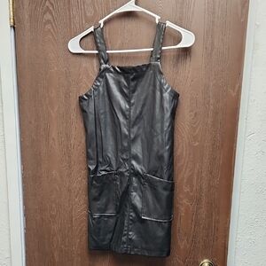 Chic Black Mini Dress with Pockets